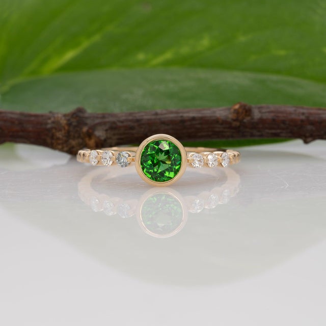 2020s Tsavorite Garnet Ring With Earth-Mined Diamond Accents in Solid 14k Gold, Size 6.75 For Sale - Image 5 of 9