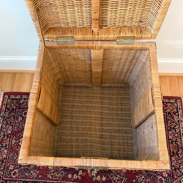 1970s Vintage Square Wicker Storage Chest Trunk With Etched Brass Hardware For Sale - Image 4 of 10