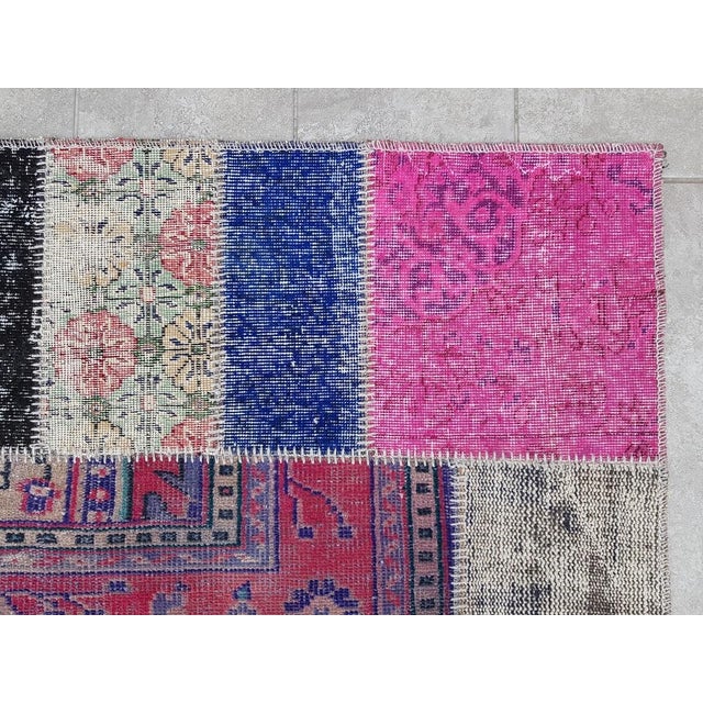 1960s Mid 20th Century Bohemian Wool Turkish Carpet For Sale - Image 5 of 10