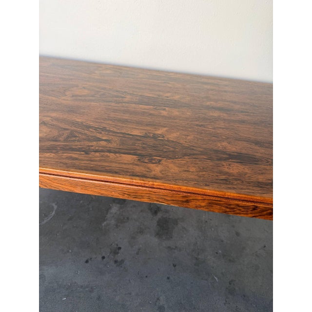 1960s Large Danish Mid-Century Modern Rosewood Coffee Table — Vintage Scandinavian Design 1960s For Sale - Image 5 of 10