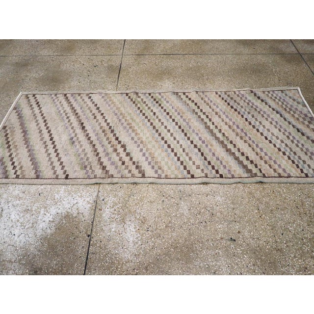 Galerie Shabab Collection Mid-20th Century Turkish Anatolian Rug For Sale In New York - Image 6 of 10