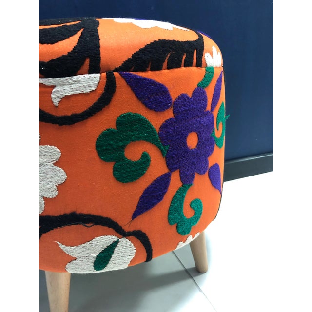 Wood 1960s Modern Turkish Handwoven Suzani Ottoman For Sale - Image 7 of 11