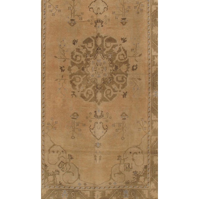 1940s Vintage Circa 1950 Brown Turkish Oushak Area Rug , 4ft 5in X 8ft 7in For Sale - Image 5 of 8