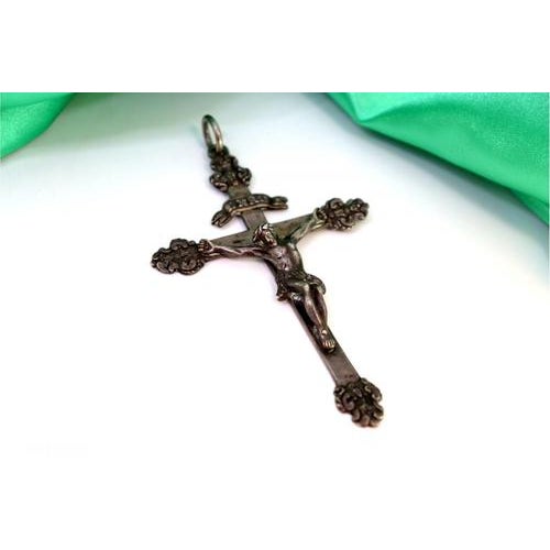 Silver Crucifix with Reliefs and Applications For Sale - Image 6 of 7