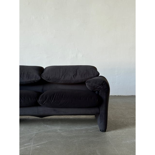 A beautifully restored Maralunga 2-seater sofa Attributed to Vico Magistretti for Cassina, newly reupholstered in a...