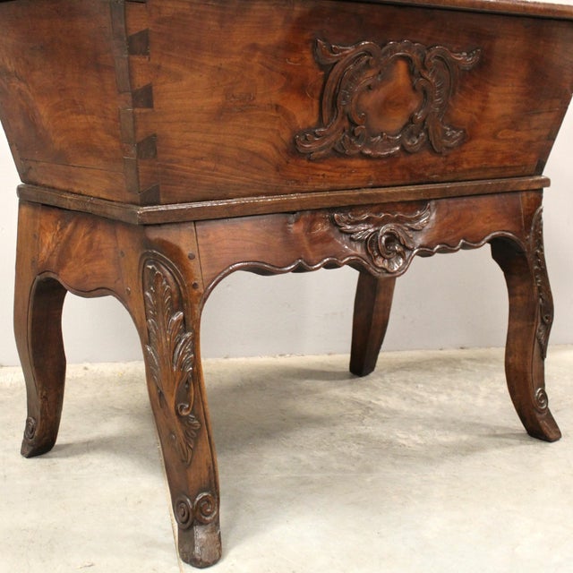 18th Century Louis XV Sideboard in Walnut and Cherry For Sale - Image 9 of 11