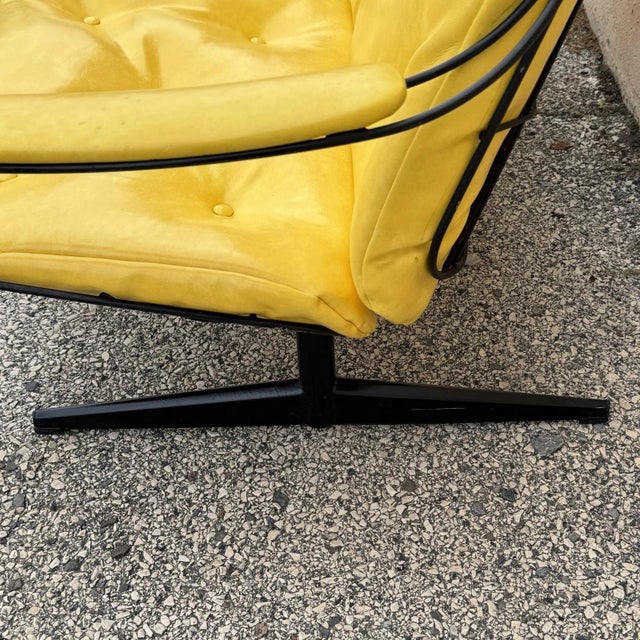 Vintage Homecrest Mid Century Modern Wire Metal Sofa W/ Yellow Vinyl Cushions For Sale - Image 10 of 18