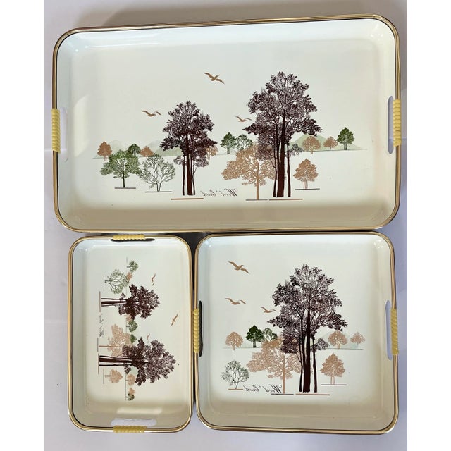 Vintage MCM Woodland Shaddy Nesting Serving Trays – Set of 3 – Made in Japan – Gold Trim For Sale - Image 4 of 4