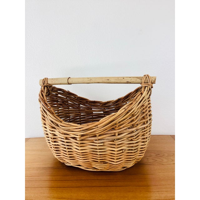 Tan Vintage Rustic Boho Woven Wicker Reed Bamboo Handle Gathering Bread Basket For Sale - Image 8 of 9