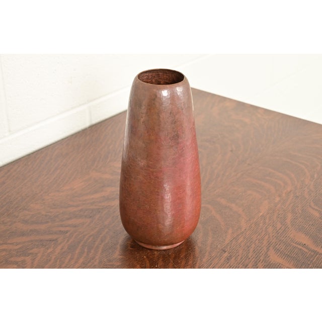 Roycroft Ramon Ramirez Arts & Crafts Hammered Copper Vase For Sale - Image 4 of 12