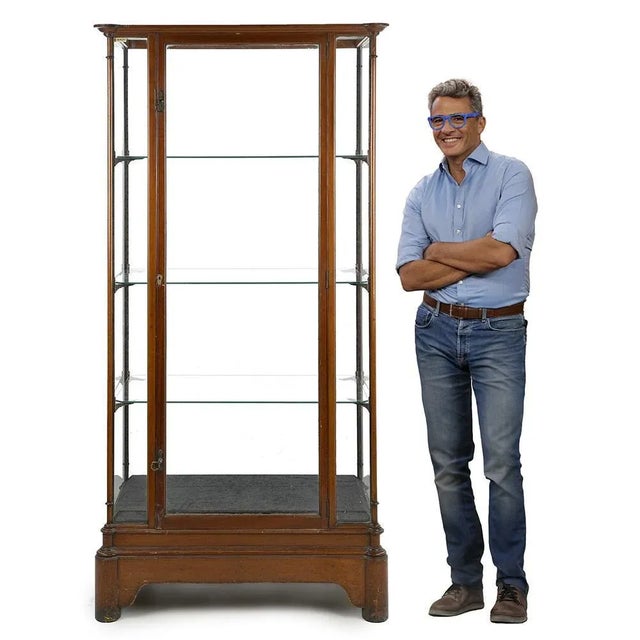 Vintage Presentation Showcase in Mahogany For Sale - Image 4 of 9