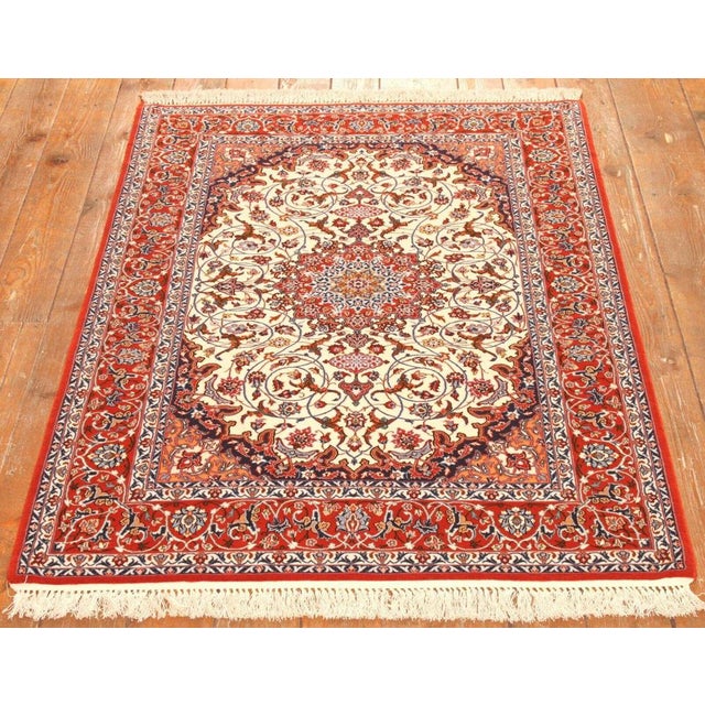 Middle Eastern Rug in Wool For Sale - Image 4 of 11