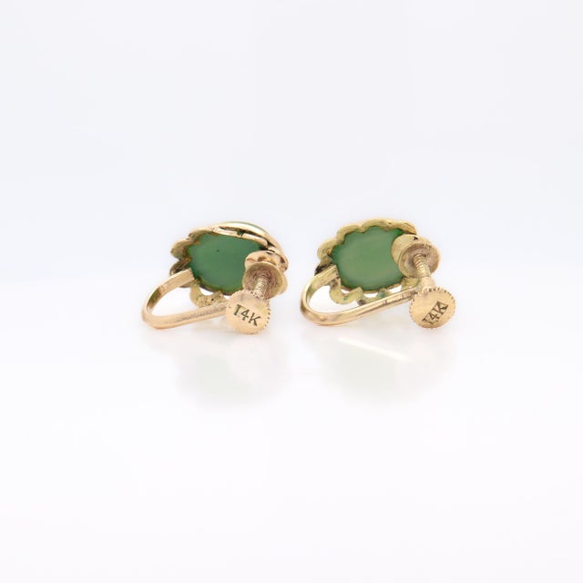 Metal Pair of Vintage 14k Gold & Jade Cabochon Floral Screwback Earrings For Sale - Image 7 of 10