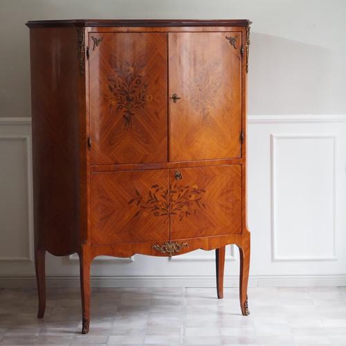 Louis XV Style Cabinet with Floral Inlays For Sale - Image 11 of 18