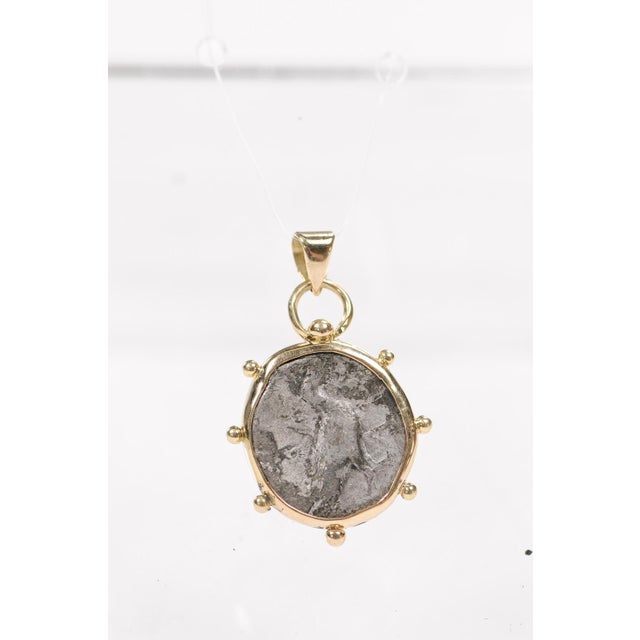 Metal Crab Didrama [Coin] Pendant W/ 18 Kt Gold For Sale - Image 7 of 12