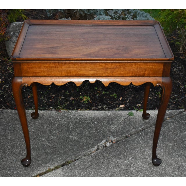 Kittinger Mahogany Tea Table Vintage Queen Anne Cw-8 Scalloped Pull-Out Slides For Sale In Philadelphia - Image 6 of 13