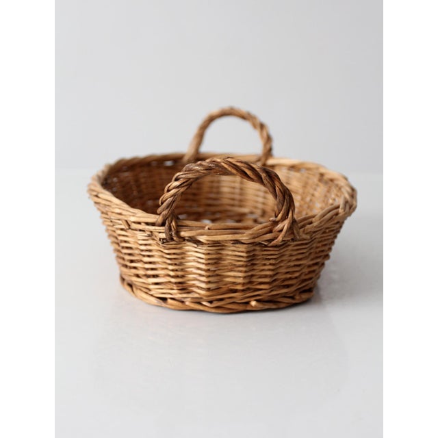 Farmhouse Vintage Wicker Gathering Basket For Sale - Image 3 of 10