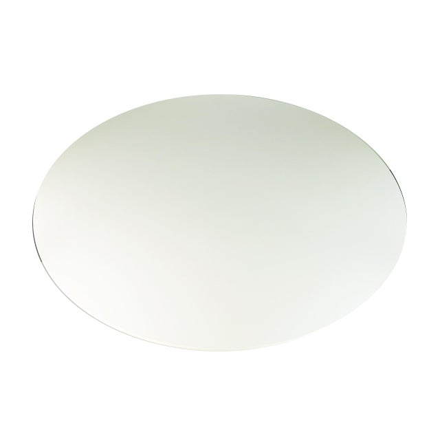 Iconic space age round table designed by Eero Saarinen for Knoll Iternational. The table is made up by 3 main parts:...