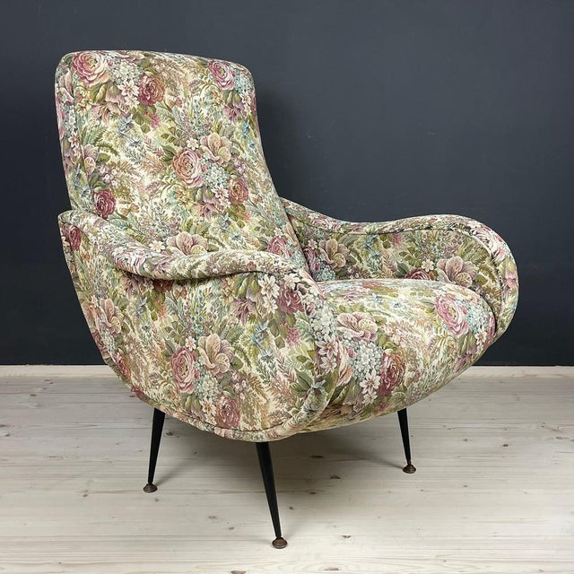 This iconic lounge chair Lady was designed by the masterful Marco Zanuso in the 1960s. Original upholstery and featuring a...