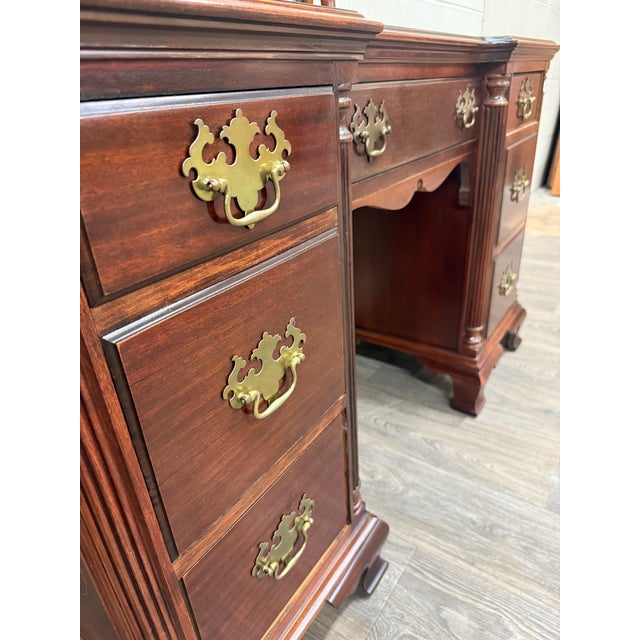Wood Vintage Thomasville Mahogany Vanity Dressing Table With Mirror For Sale - Image 7 of 18