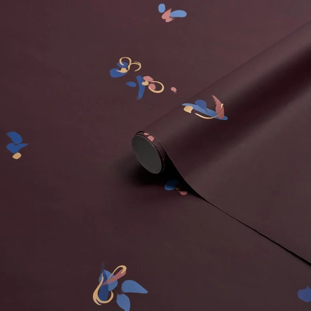 Schumacher SAMPLE - Schumacher x Backdrop La Belle Wallpaper In Warm Purple For Sale - Image 4 of 4