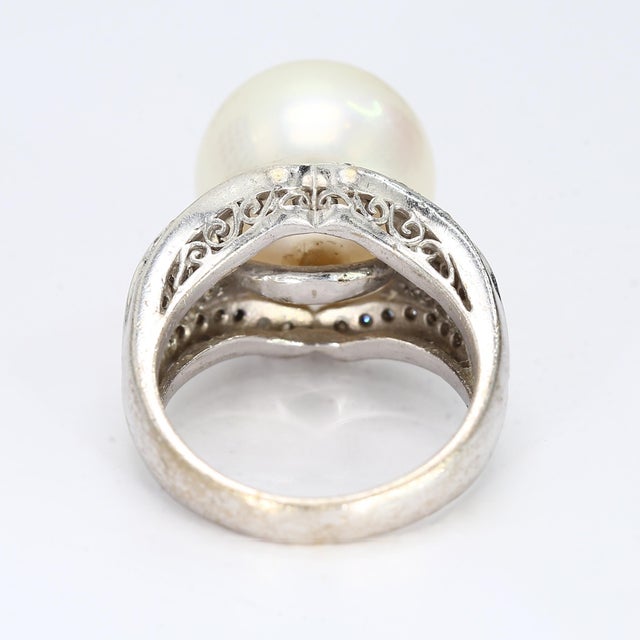 Late 20th Century 18k White Gold Pearl Cocktail Ring With Diamonds, Size 7 For Sale - Image 4 of 7