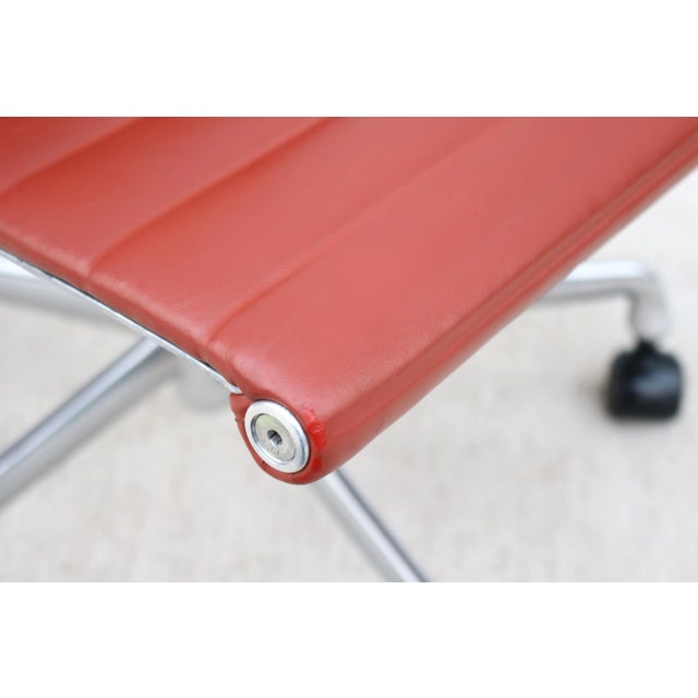 MCM Herman Miller Eames Aluminum Group Terra Cotta Leather Management Chair For Sale - Image 10 of 12