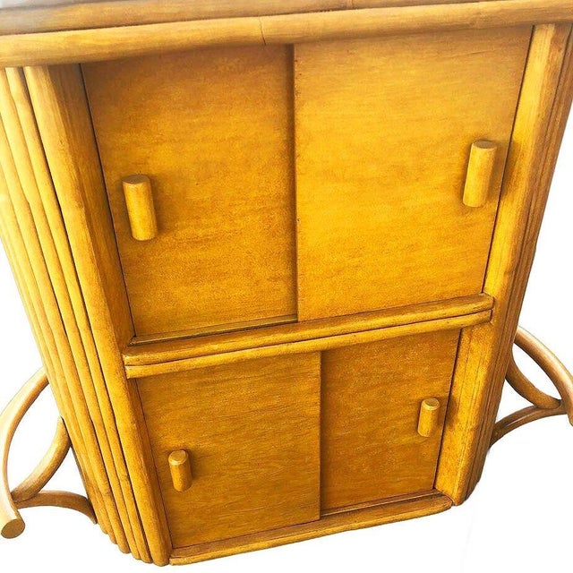 1950s Restored Mid-Century Vertically Stacked Oval Top Rattan Bar W/ Foot Rest For Sale In Los Angeles - Image 6 of 7