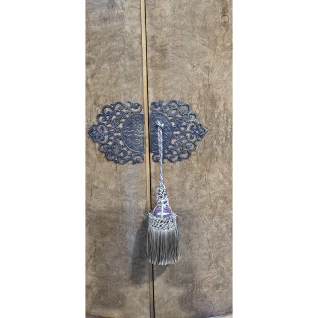 Vintage Buffet in Burr Walnut, 1920 For Sale - Image 3 of 12