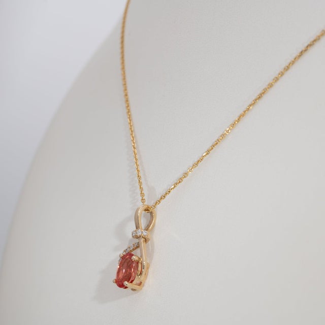 1.2Ct Padparadscha Sapphire Pendant With Earth-Mined Diamonds: Solid 14k Gold For Sale In Columbus - Image 6 of 7