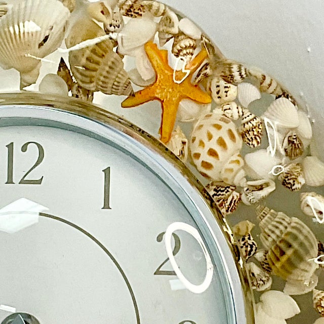 Plastic 1970s Vintage Coastal Chic Seashell and Lucite Wall Clock. For Sale - Image 7 of 10