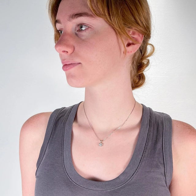 Contemporary Vintage Round Brilliant Cut Diamond & 14K White Gold Pendant Necklace For Sale - Image 3 of 12