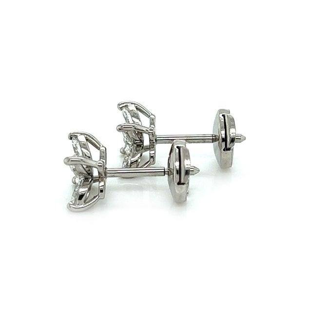 Contemporary Tiffany & Co. Tiffany & Co. Victoria Diamond Earrings 0.92 Carat Platinum Stud Earrings For Sale - Image 3 of 7