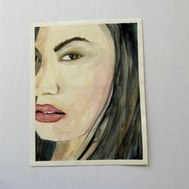 Portrait of a woman. Signed discreetly and ready to frame.