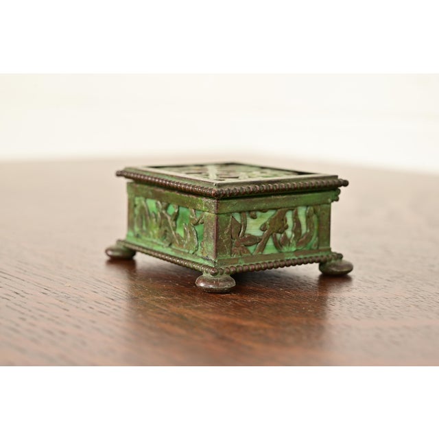 Tiffany Studios Apollo Studios New York Arts & Crafts Grapevine Pattern Bronze and Slag Glass Stamp Box For Sale - Image 4 of 12