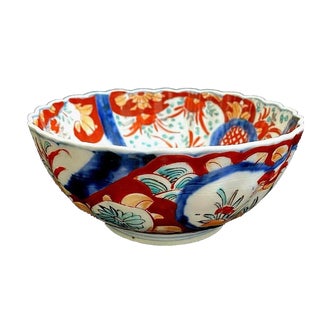 Mid 19th Century Antique Imari Hand Painted Scalloped Bowl For Sale