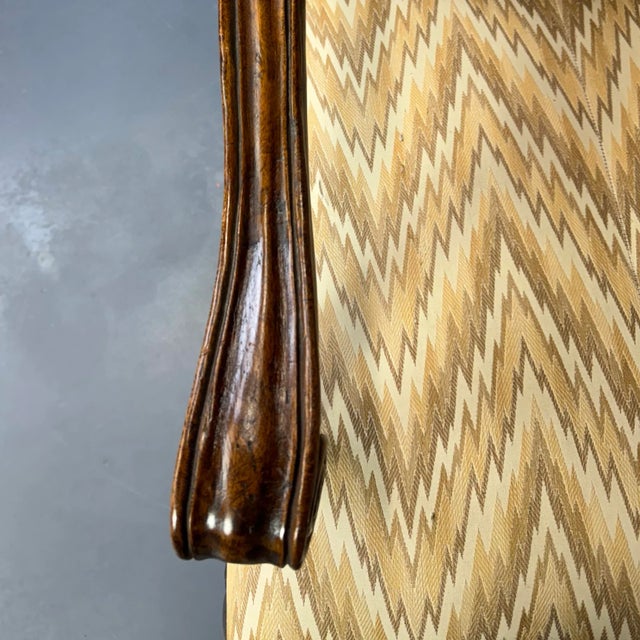 French Louis XV Carved Walnut Sofa For Sale In New York - Image 6 of 12