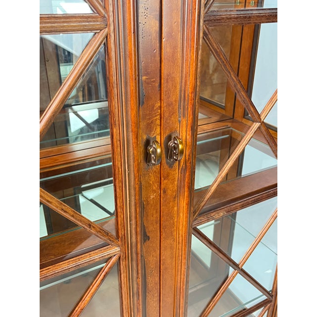 Late 20th Century Late 20th Century Hickory White Lighted Glass Cabinet With Mirrored Back & Fretwork Doors For Sale - Image 5 of 12