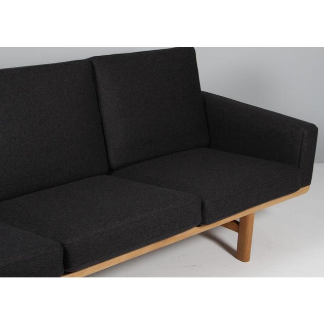 Hans J. Wegner Three-Seat Sofa attributed to Hans J. Wegner for Getama For Sale - Image 4 of 9