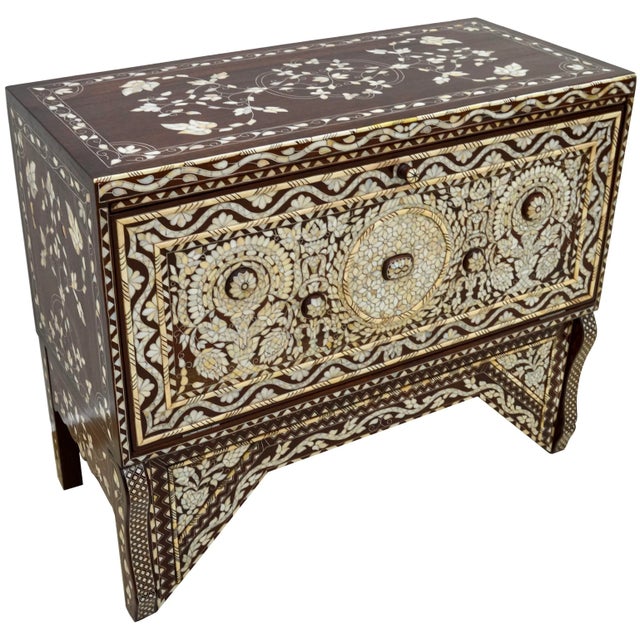 Late 20th Century Vintage Hand-Carved Mother-Of-Pearl Inlaid Console Table & Mirror Set For Sale - Image 5 of 13