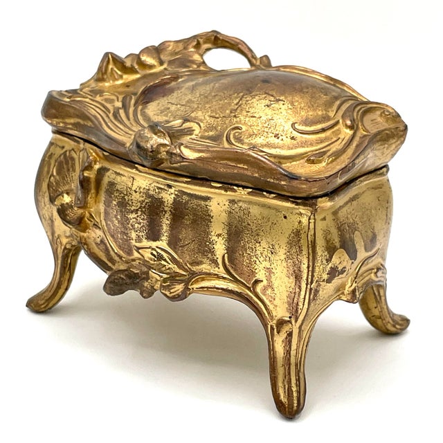 1900s Vintage Gold Art Nouveau Brass Jewelry Trinket Box For Sale - Image 4 of 10