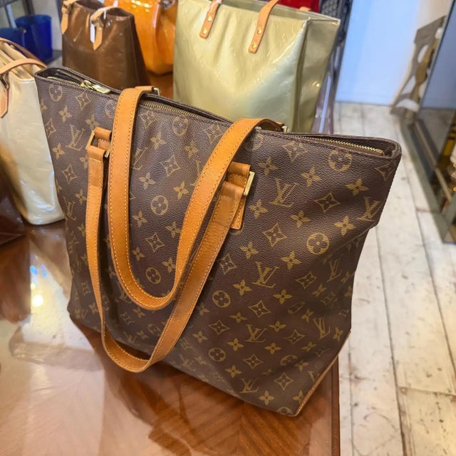 2000 - 2009 A 2000s Louis Vuitton Brown House's Signature Monogram Canvas Luco Tote Bag 8 For Sale - Image 5 of 17
