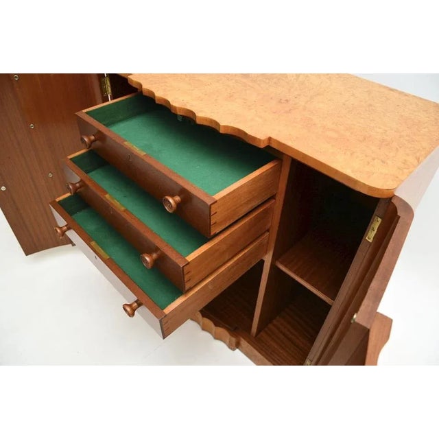 1930s Art Deco Burr Walnut Cabinet from Harry and Lou Epstein, 1930s For Sale - Image 5 of 15