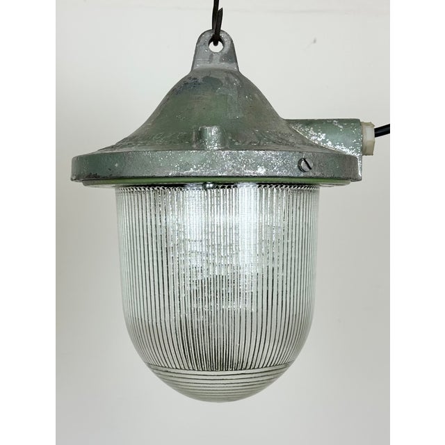 Industrial Green Bunker Ceiling Light from Polam Gdansk, 1960s For Sale - Image 4 of 15