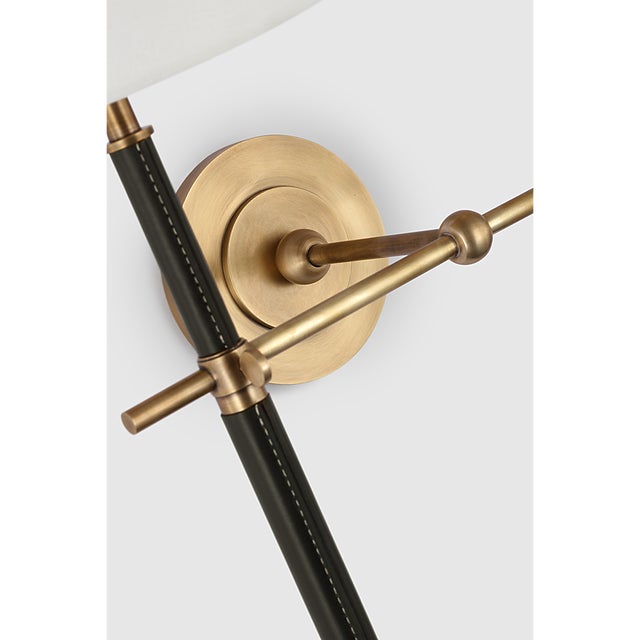 2020s Thomas O'Brien for Visual Comfort Signature Bryant Large Wrapped Double Tail Sconce in Hand-Rubbed Antique Brass and Chocolate Leather w/ Linen Shades For Sale - Image 5 of 7