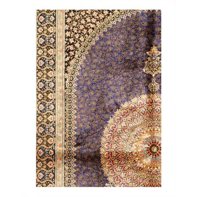 Viscose on a cotton foundation with a medallion This rug has a dense, soft pile, and excellent quality, to ensure that you...