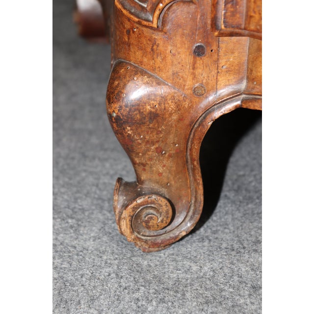 Large Fine Quality 18th Century Carved Walnut French Louis XV Style Commode For Sale - Image 10 of 12