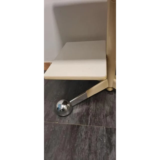 Table on Wheels y Allegri Parma Bianco For Sale - Image 5 of 9