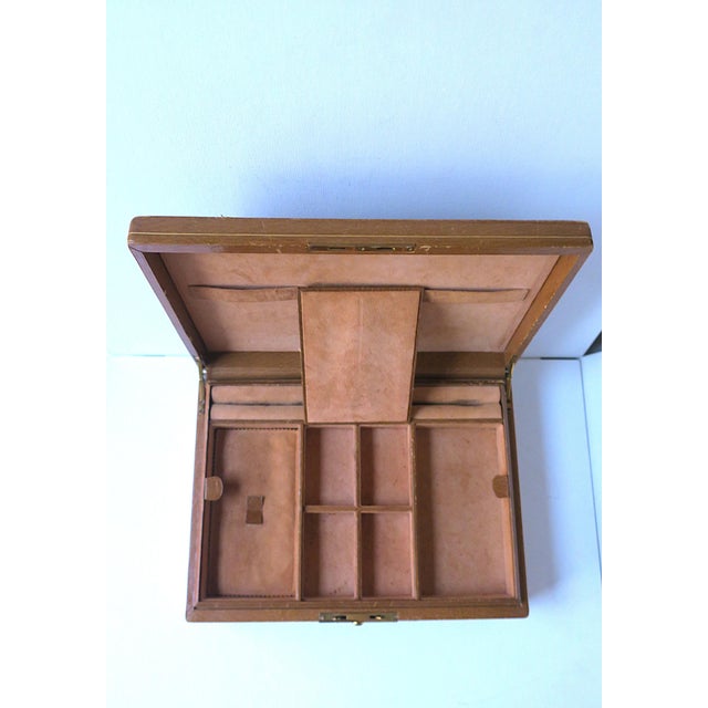 Leather Jewelry Box Made in Spain, Similar to Italian For Sale In New York - Image 6 of 12