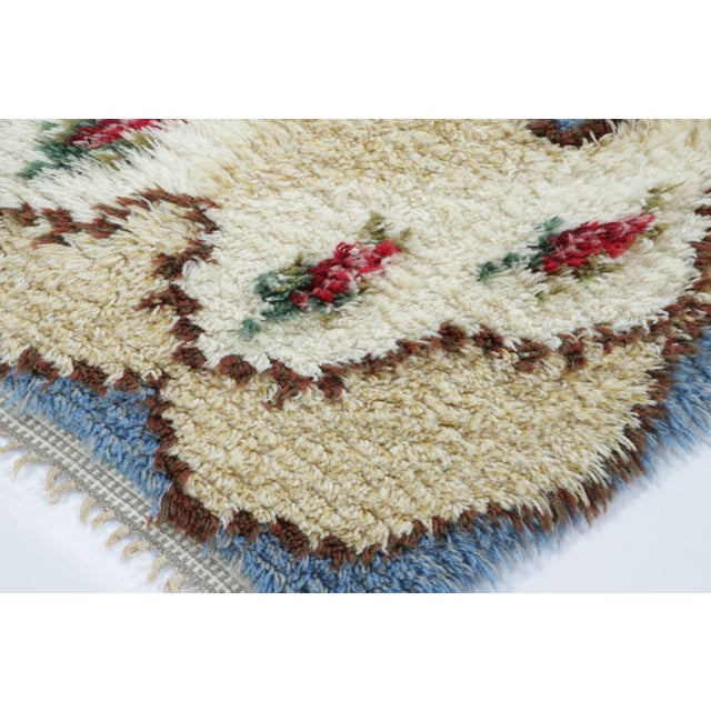 1960s Vintage Swedish Rya Rug in Blue With Medallion and Floral Pattern - Rug & Kilim For Sale - Image 5 of 7